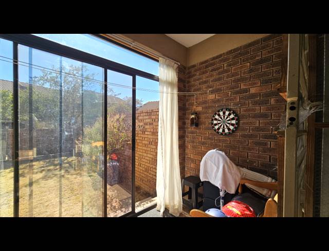 2 BEDROOM APARTMENT FOR SALE IN MOOIKLOOF RIDGE